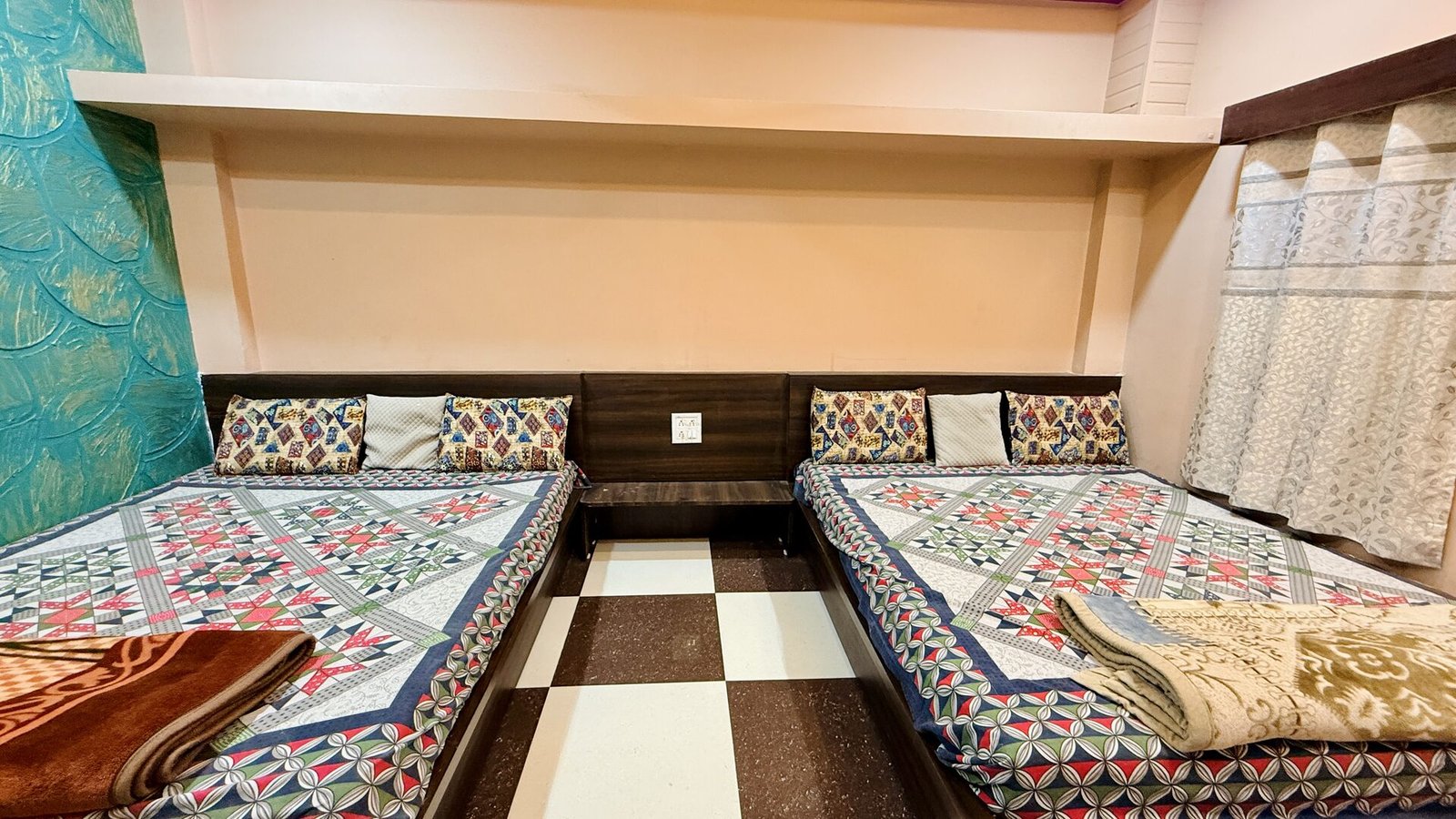 Four Bed Non AC family room at Manu Family Guest House