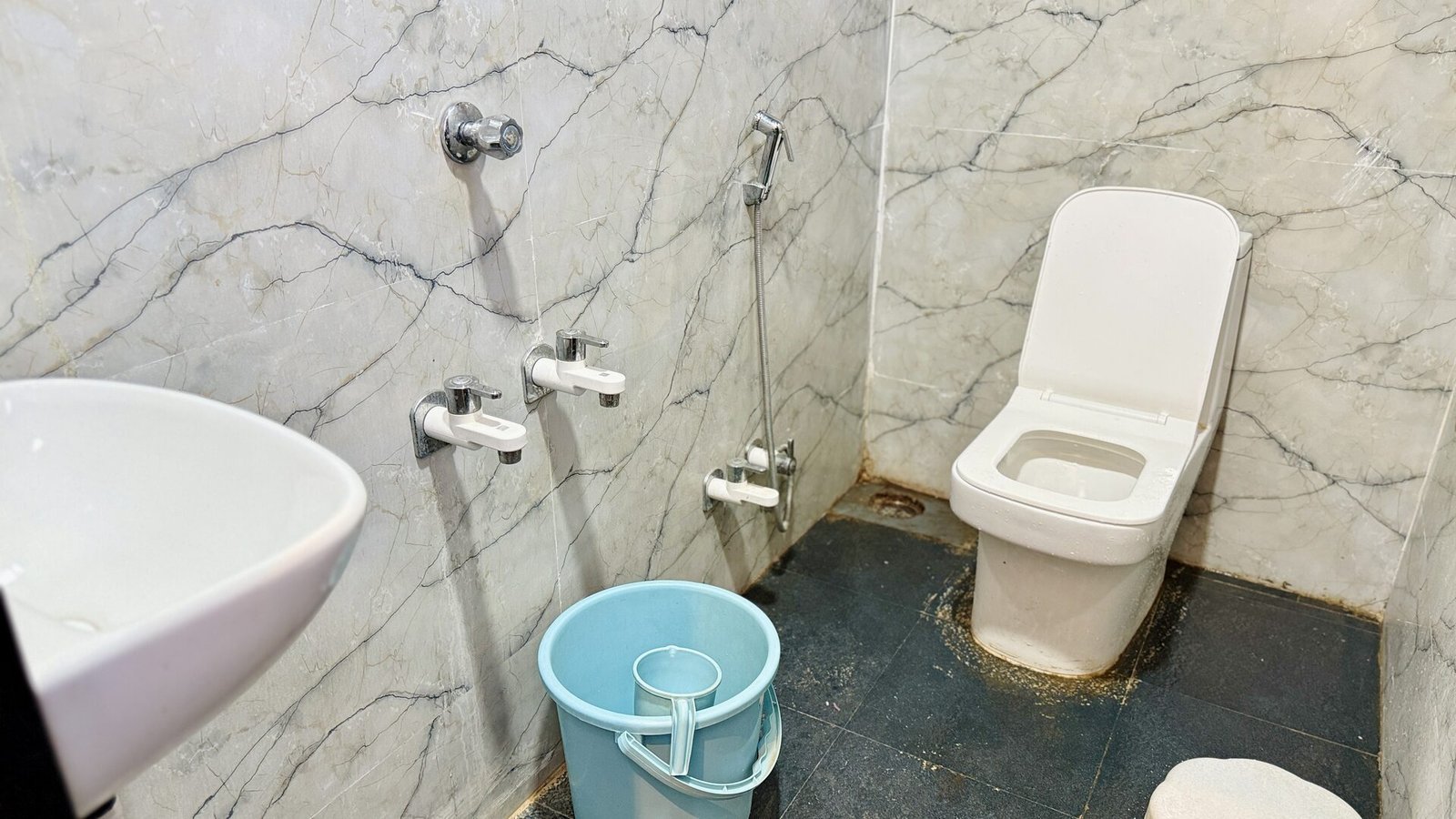 Bathroom amenities